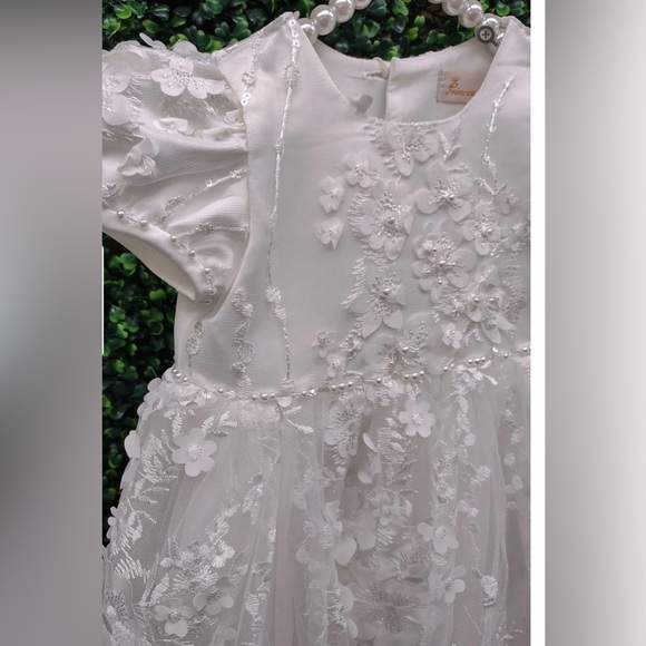 Princess Daliana 3D Floral Lace Full Length Dress with bonnet size: 9 months - Picture 7 of 9